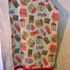 Cynthia Rowley Festive Gift Box Throw Blanket